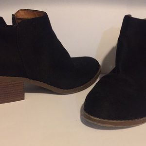 Girls boots